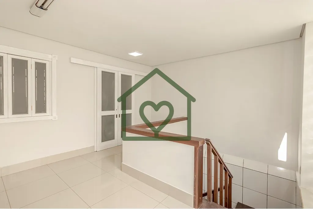 Imagem Realize seus sonhos nesta bela casa à venda em ótima condição no coração da área residencial ...