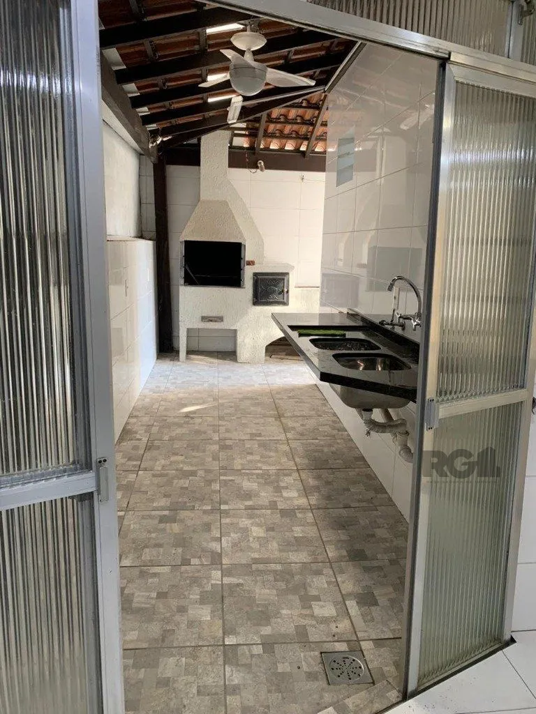Imagem Vende-se belíssimo apartamento 3 suítes, de frente, próximo ao Parcão, reformado e com pátio - 194m² - Auxiliadora