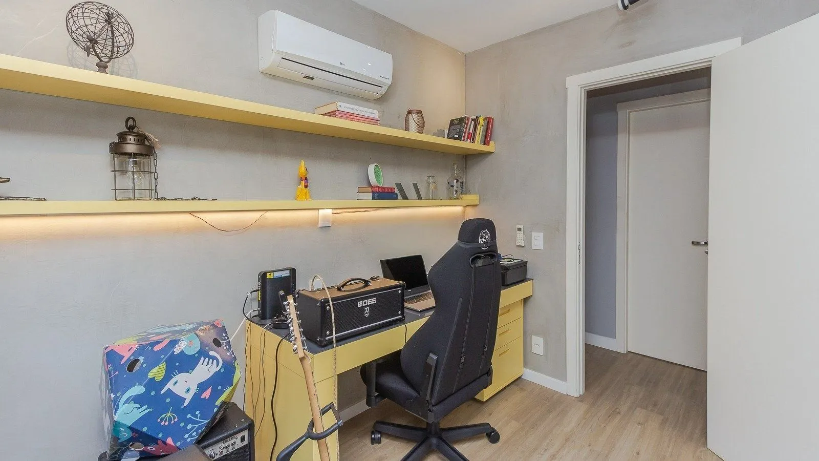 Imagem Apartamento 2 dormitórios, 1 suíte, 2 vagas, Petrópolis, Porto Alegre.