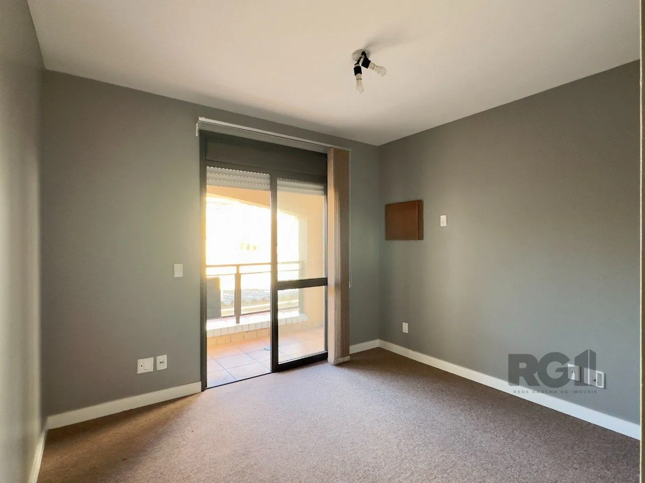 Imagem APARTAMENTO GARDEN, 2 DORMITÓRIOS E 1 VAGA DE GARAGEM COM ÓTIMA LOCALIZAÇÃO NO MOINHOS