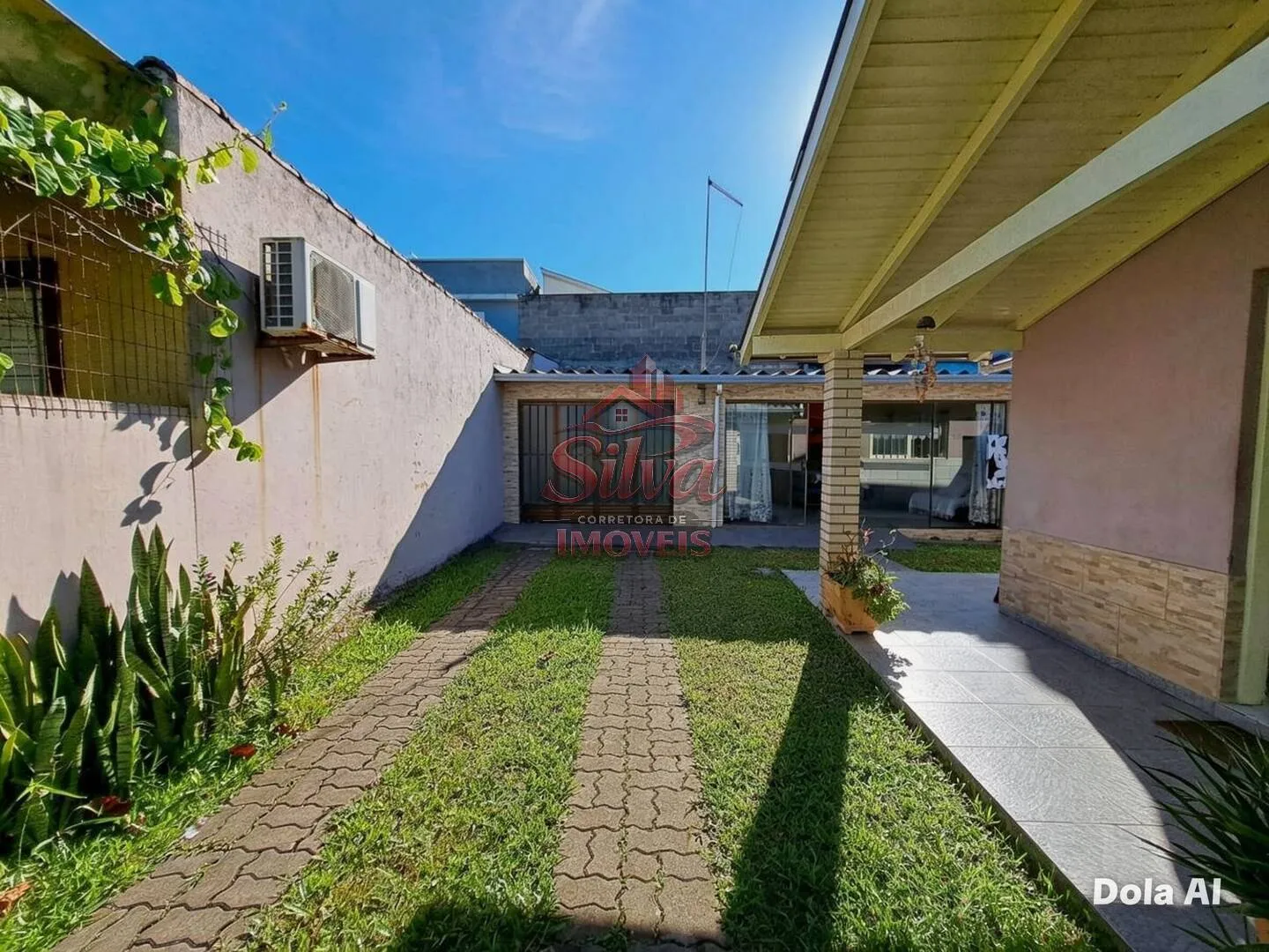 Imagem C304 | Casa com 2 Suítes e Anexo a 450 Metros do Mar