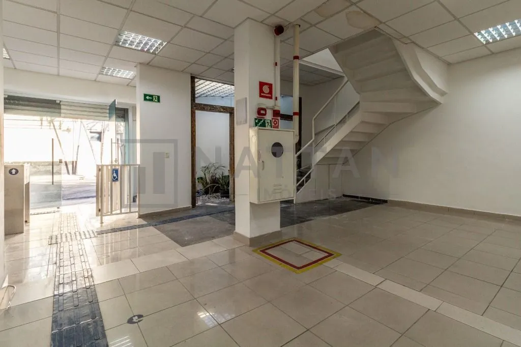 Imagem Imóvel comercial à venda no Carrão, com 1.332 m² e 23 salas envidraçadas