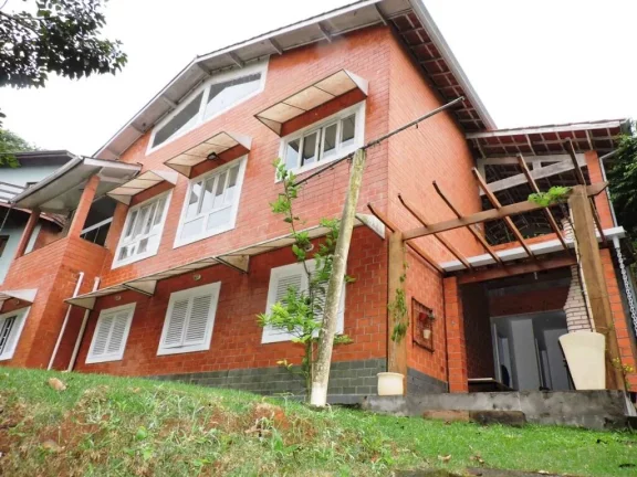 Imagem Pq das Artes - Casa descolada! Na melhor localização muito verde !