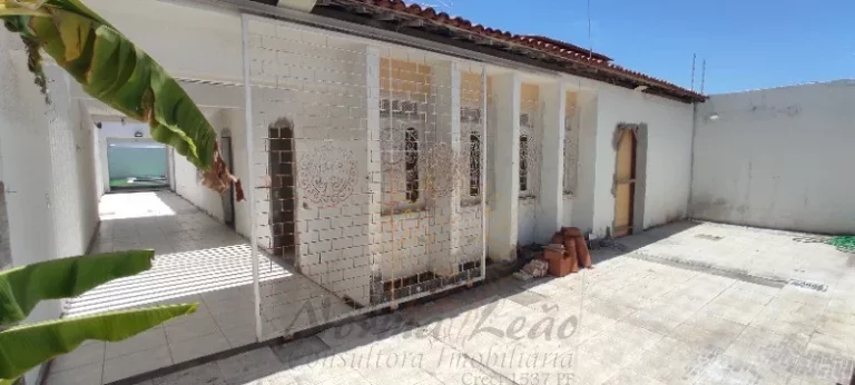 Imagem Casa térrea com piscina na Coroa do Meio, Aracaju/SE. Ideal para Escritórios, Clínicas e afins.