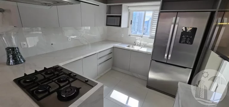 Imagem Luxo à Beira-Mar Cobertura Duplex na Barra Sul de BC 5/4 5 V