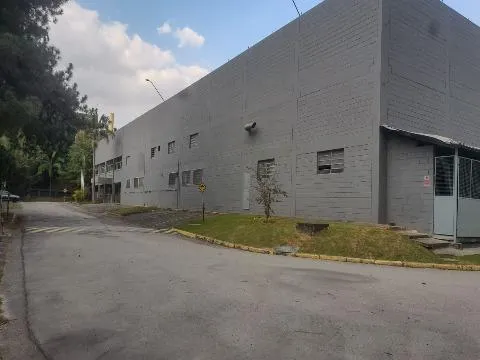 Imagem VENDA E LOCAÇÃO DE GALPÃO INDUSTRIAL EM GUARULHOS/SP, EXCELENTE OPORTUNIDADE com área total de 4.700m² e área construída de 3.500m². CONSULTE-NOS.