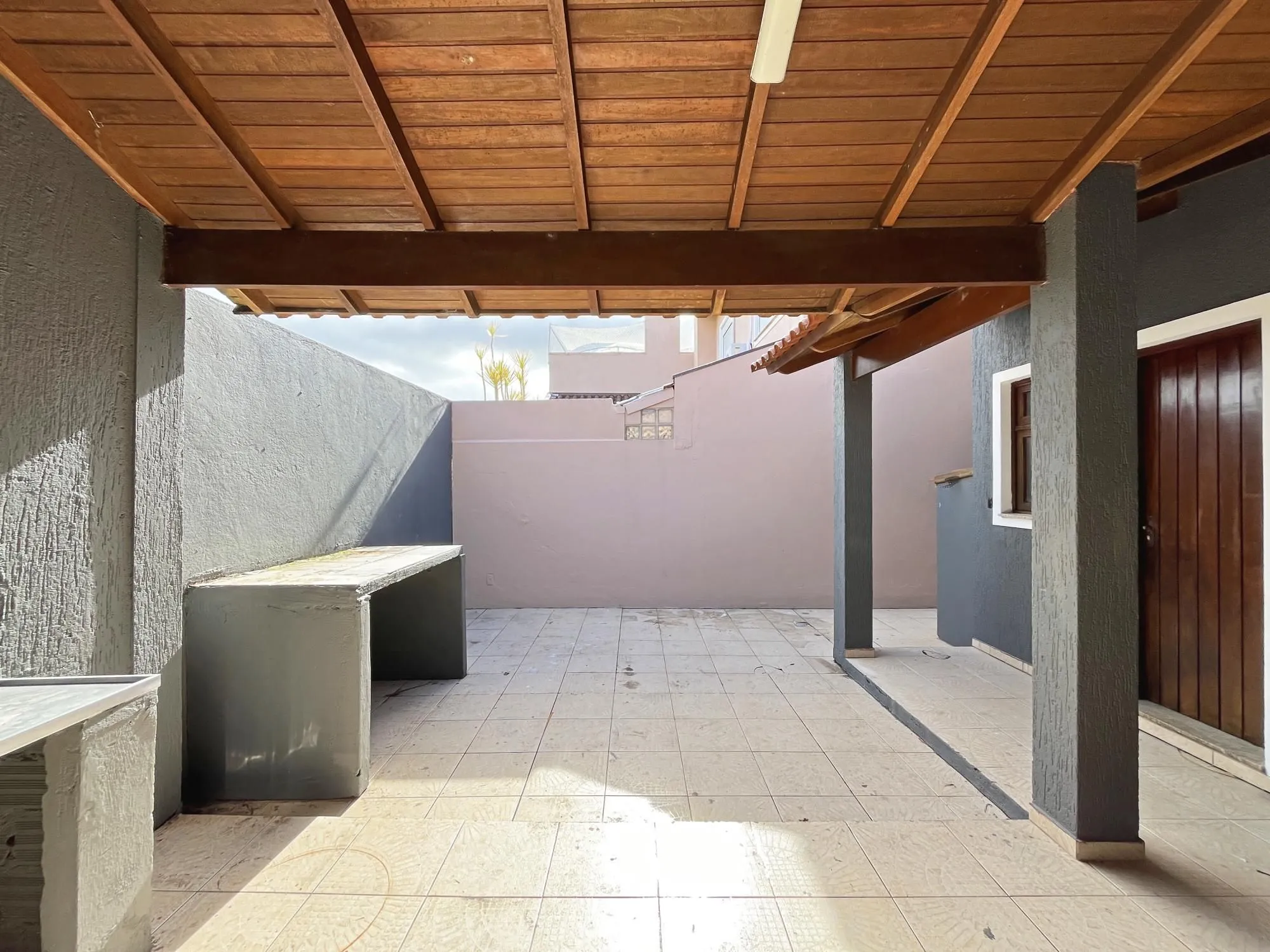 Imagem CASA 3 DORMITÓRIOS, SUÍTE, BAIRRO HIPICA, JARDINS DO PRADO EM PORTO ALEGRE-RS