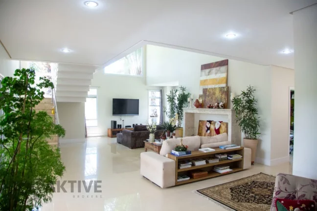 Imagem Casa de Condomínio em Alphaville - Santana de Parnaíba, SP
