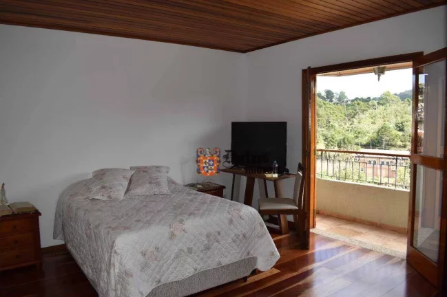 Imagem Casa com 3 dormitórios à venda, 285 m² por R$ 1.250.000,00 - Jardim Toriba - Campos do Jordão/SP