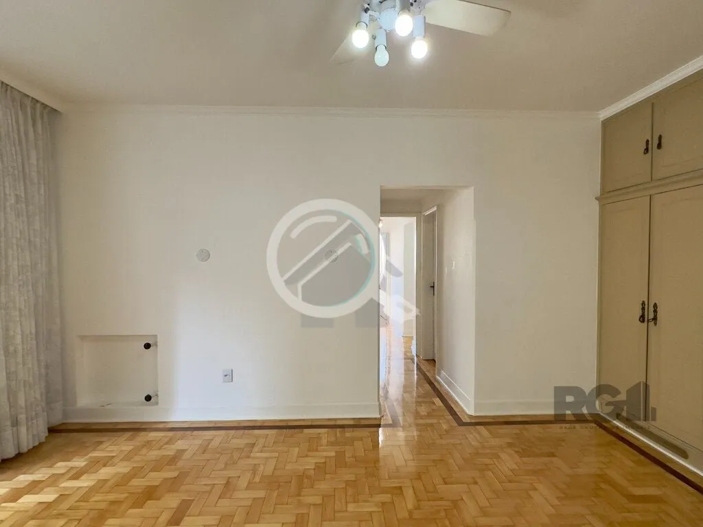 Imagem Apartamento de 170m², totalmente reformado, 3 dormitórios, sendo 1 suíte com sacada, sala de esta...
