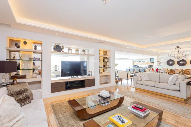 Imagem Apartamento de 3 suítes a venda em Moema