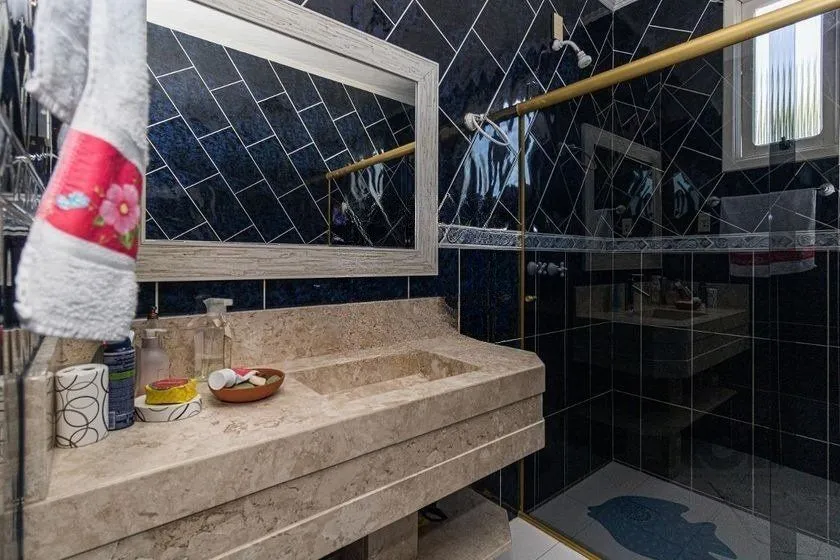 Imagem Casa Mista 266m² - 4 dormitórios, 1 suíte, 3 vagas no bairro Parque Santa Fé