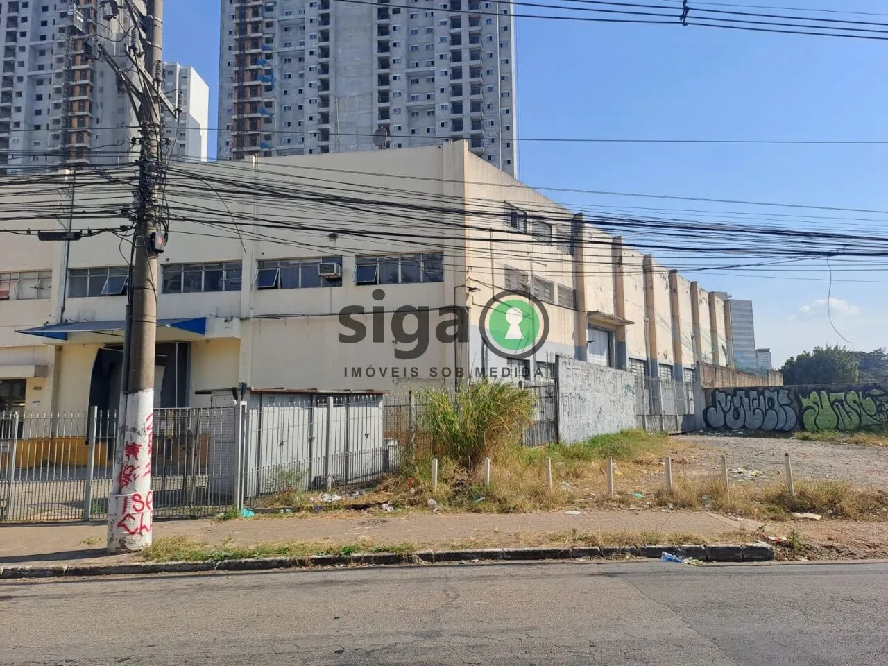 Foto do imóvel Terreno à Venda ? 2.596m² - Água Branca