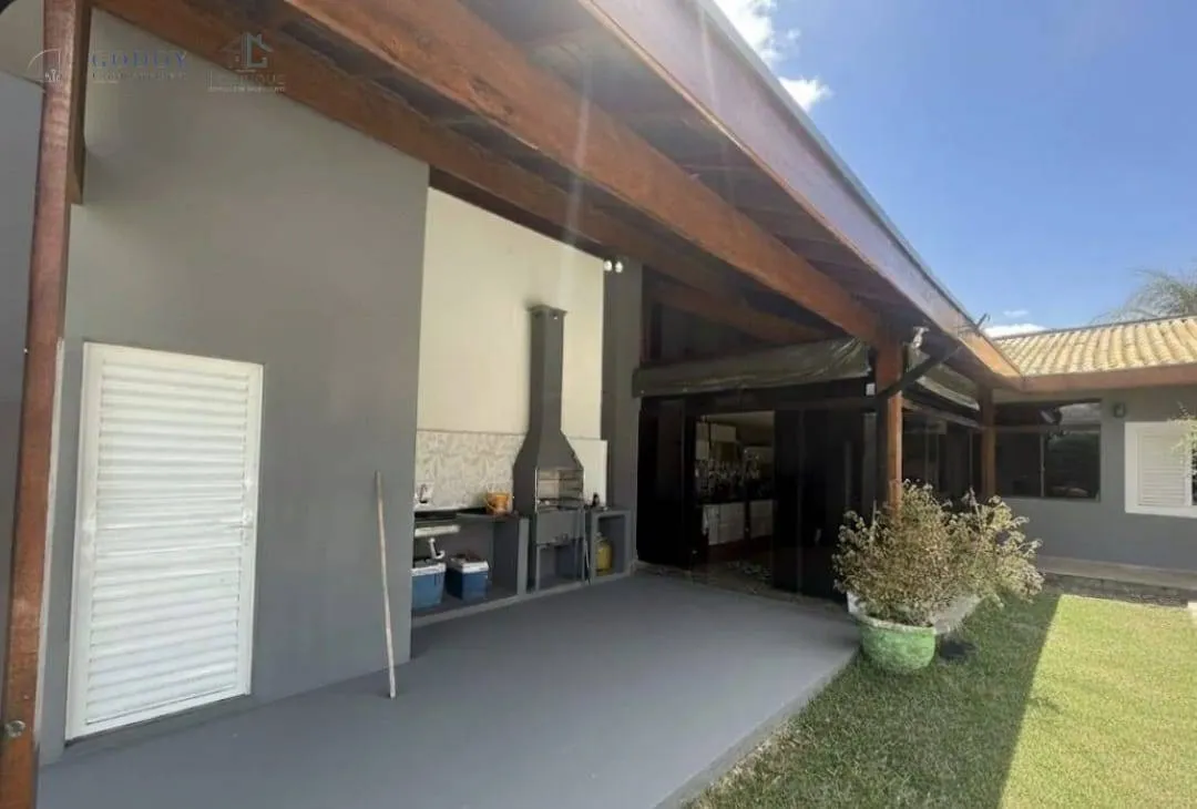 Imagem Casa térrea com Piscina, Área Gourmet e Excelente Espaço Externo
