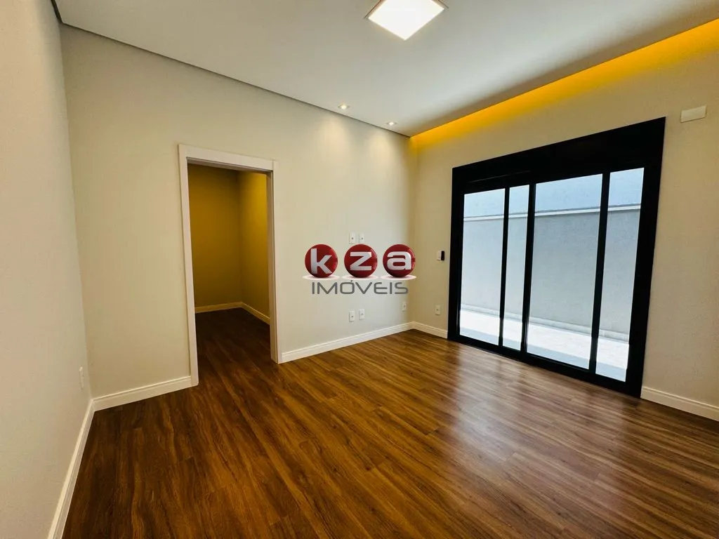 Imagem Casa de luxo em Condomínio Zurich Dorf: 3 quartos, 3 suítes, 2 salas, 5 banheiros, 4 vagas, 230m² em Valinhos-SP