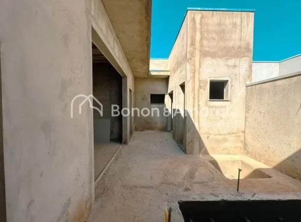 Imagem Terreno: 250m²

Área Construída: 170m²

Quartos: 3 suítes

Vagas: 2 cobertas

PREVISÃO DE ENTR...