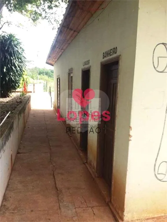 Imagem Fazenda/Sítios/Chácaras de 3 quartos, 26765m² no bairro Centro, em Areiópolis