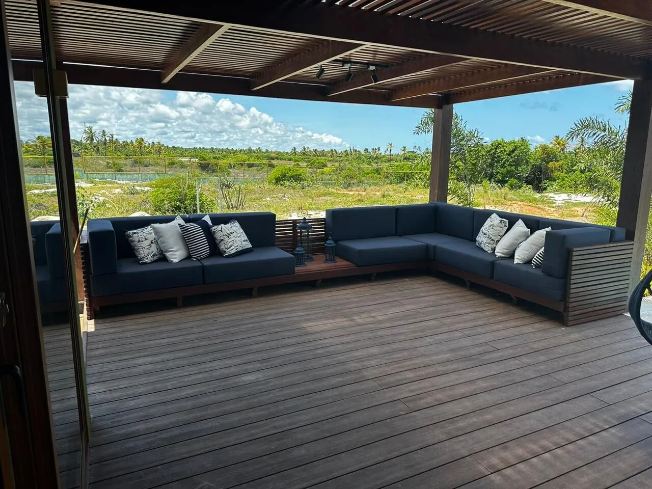 Imagem Casa em Condomínio à venda em Imbassaí, Mata de São João - Condomínio fechado com vista para o mar