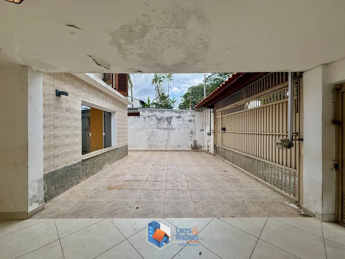 Imagem Sobrado para venda em Veleiros com 4 quartos, sendo 1 suíte, 235m²