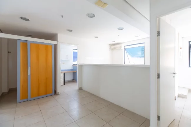Imagem Conjunto comercial com 196m2 ao lado da estação Barra Funda.