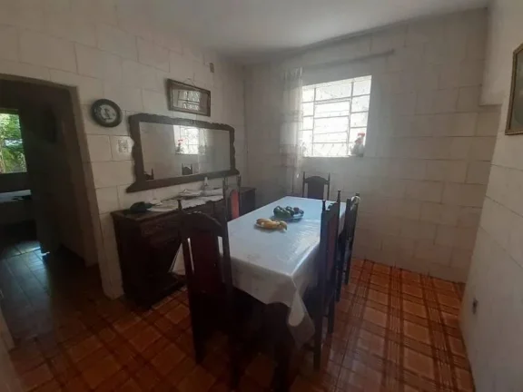 Imagem Casa com 4 Quartos e 2 banheiros à Venda, 400 m²