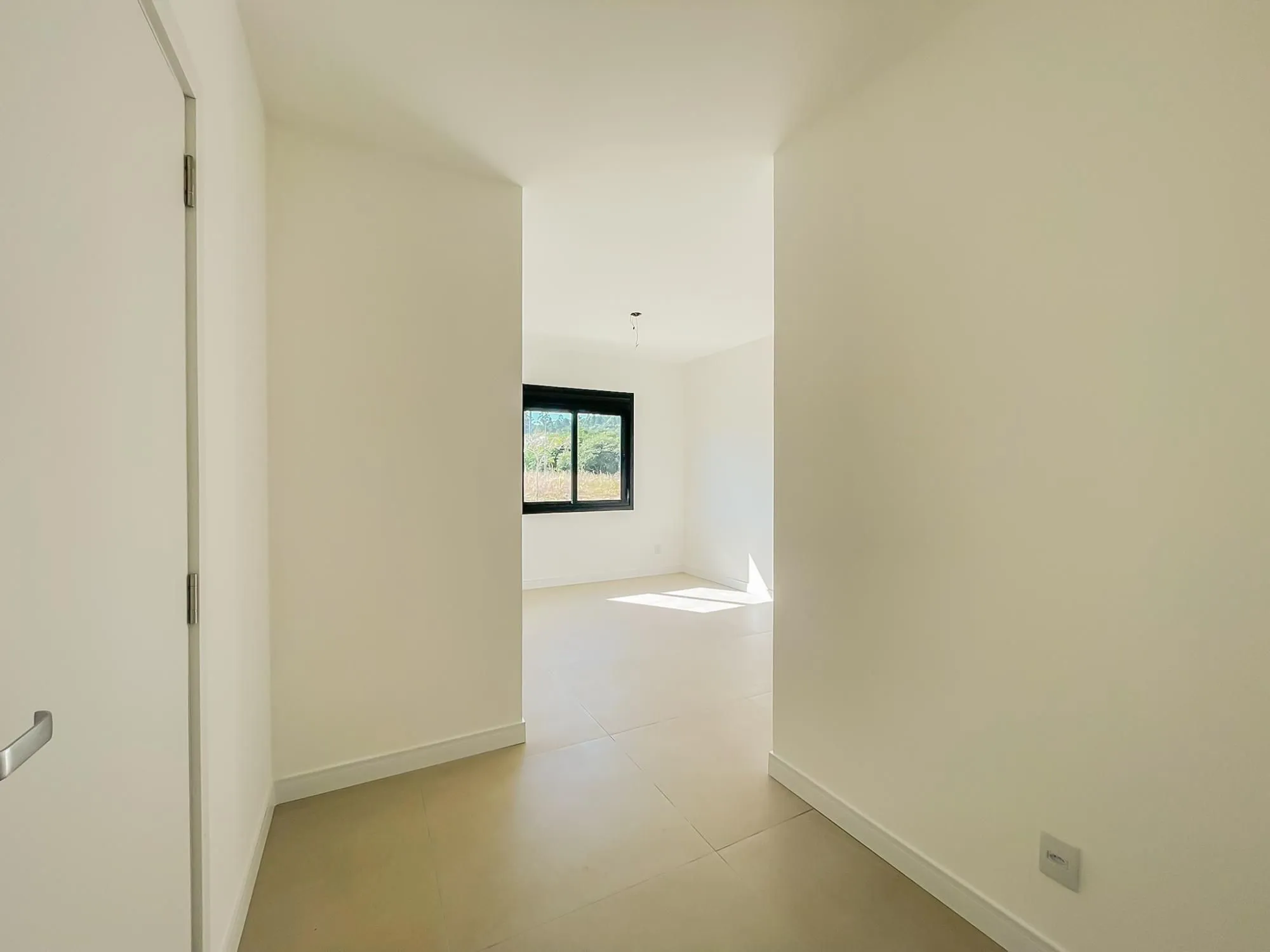 Imagem Casa térrea com 100m² privativo, em condomínio fechado na Estrada Jorge Pereira Nunes