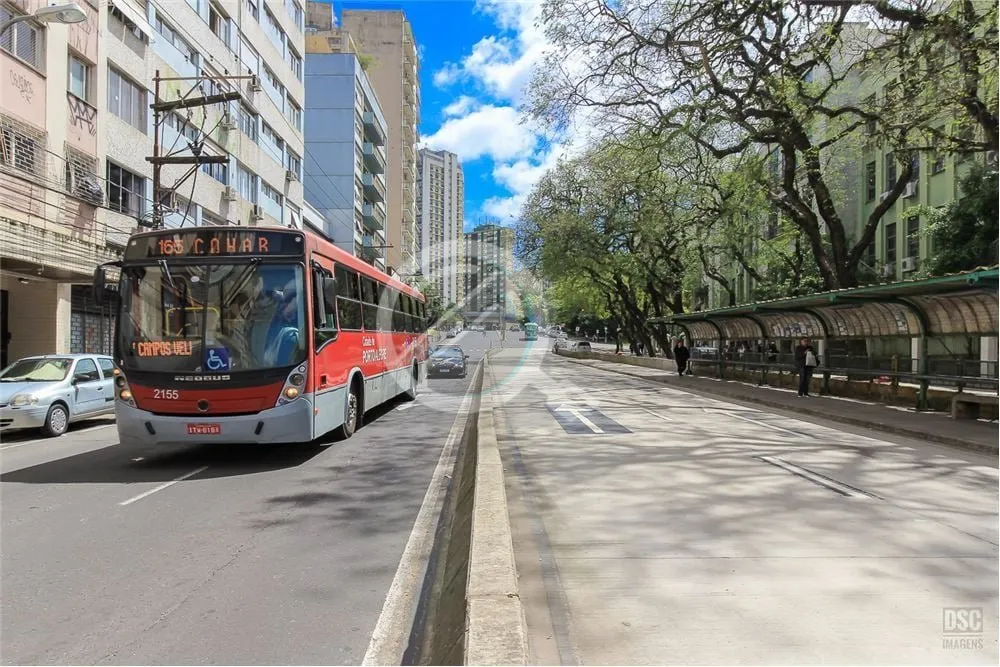 Imagem Imagina você viver bem próximo da Redenção, em frente da UFRGS, praticamente ao lado da Santa Ca...