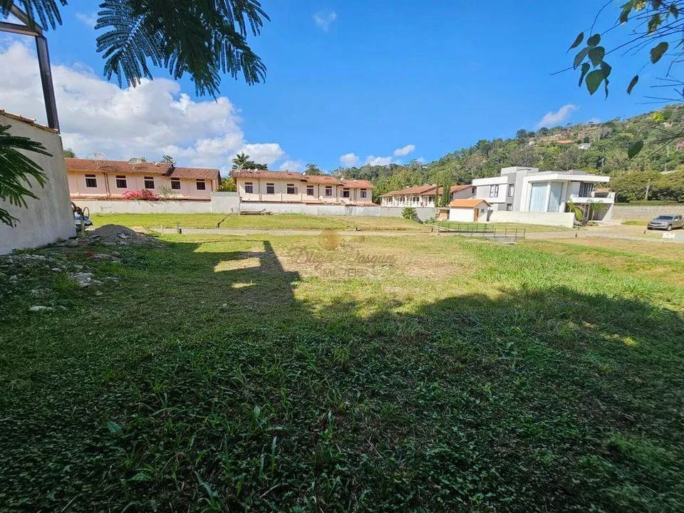 Imagem Terreno em Condomínio para Venda em Teresópolis / RJ no bairro Parque do Imbui