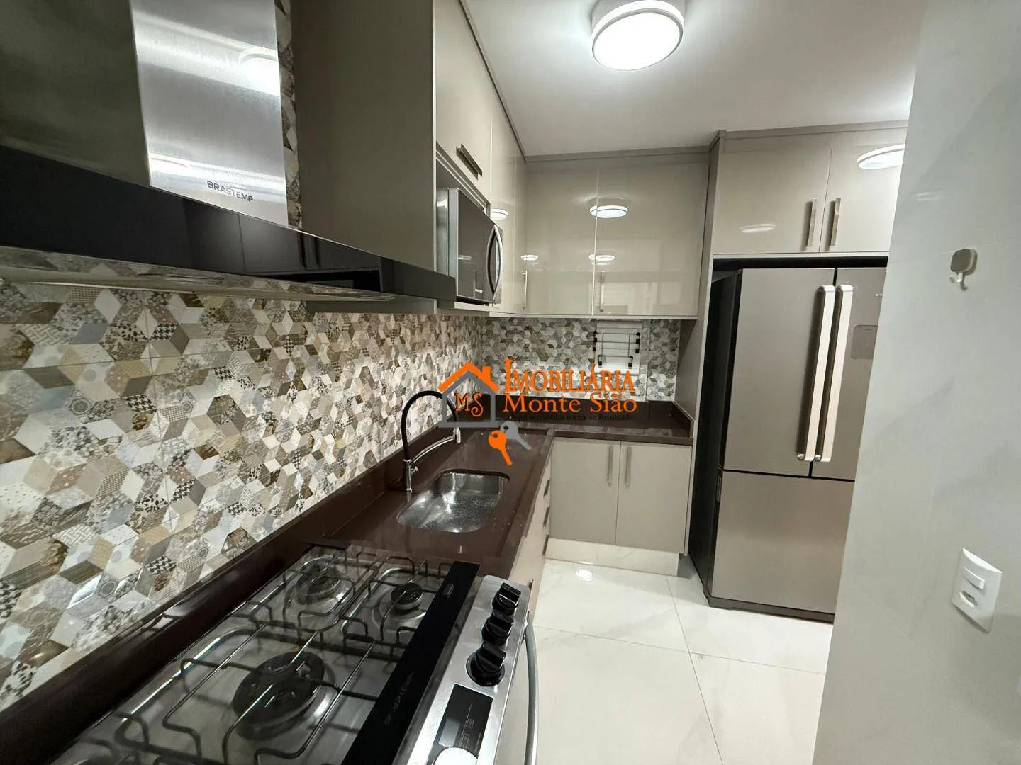 Imagem Apartamento com 2 dormitórios para alugar, 66 m² por R$ 6.500,00/mês - Jardim Flor da Montanha - Guarulhos/SP