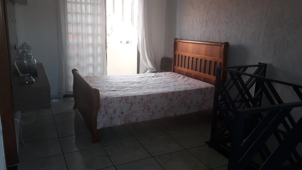 Imagem Casa à venda 3 Quartos, 2 Suites, 2 Vagas, 300M², Parque Santo Antônio, Taubaté - SP