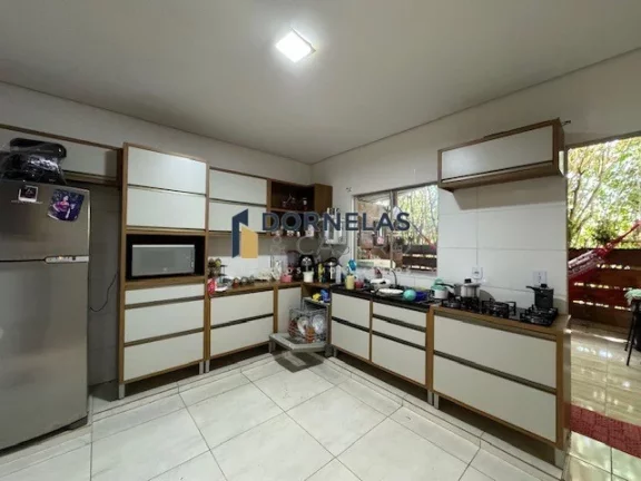 Imagem CASA COM 3 QUARTOS, 1 SUÍTE, VEREDA DA CRUZ, COND. FECHADO ACEITA CARRO