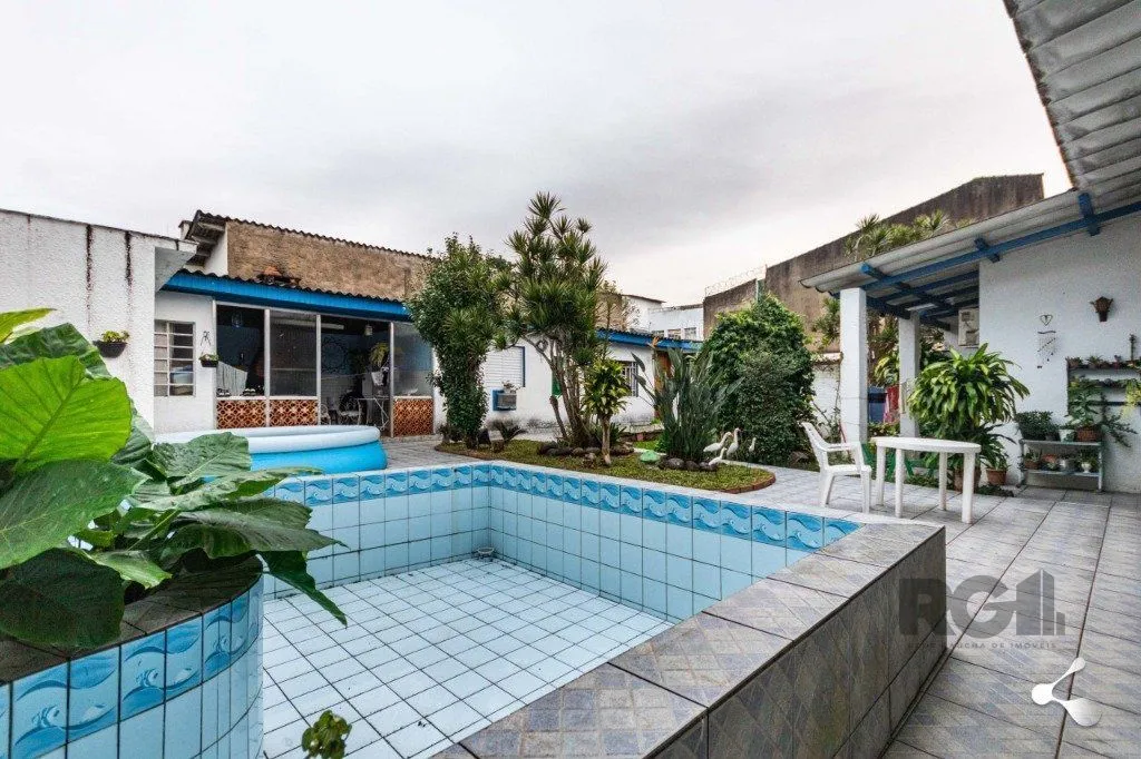 Imagem Casa para Venda - 240m², 3 dormitórios, sendo 1 suites, 3 vagas - Cristal