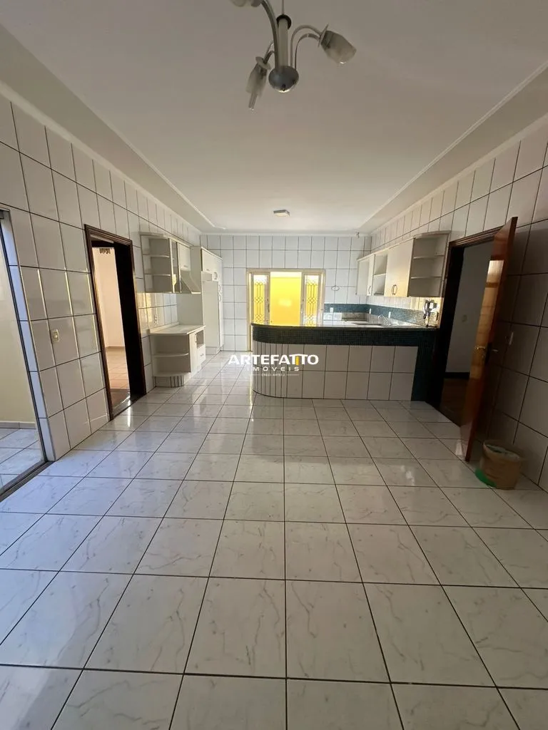 Imagem Casa com 3 dormitórios no bairro Vila Santa Cruz