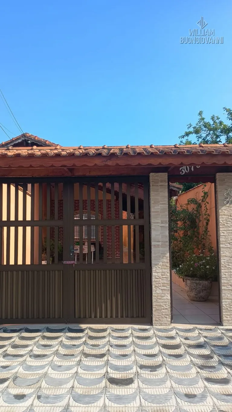 Imagem Casa na Tupi Zona 2 - 2 Dorms c/ Suíte, Edícula e 5 Vagas!