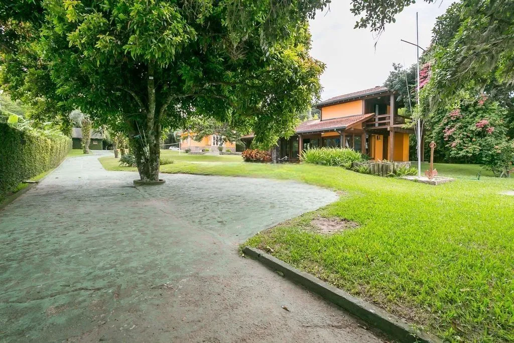 Imagem Casa no bairro Ponta Grossa com suíte presidencial
