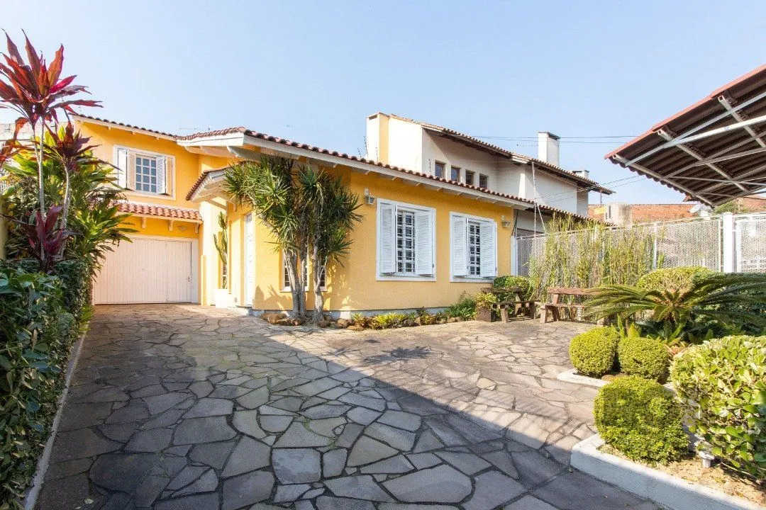 Imagem Casa para Venda - 254m², 4 dormitórios, sendo 3 suites, 5 vagas - Espirito Santo