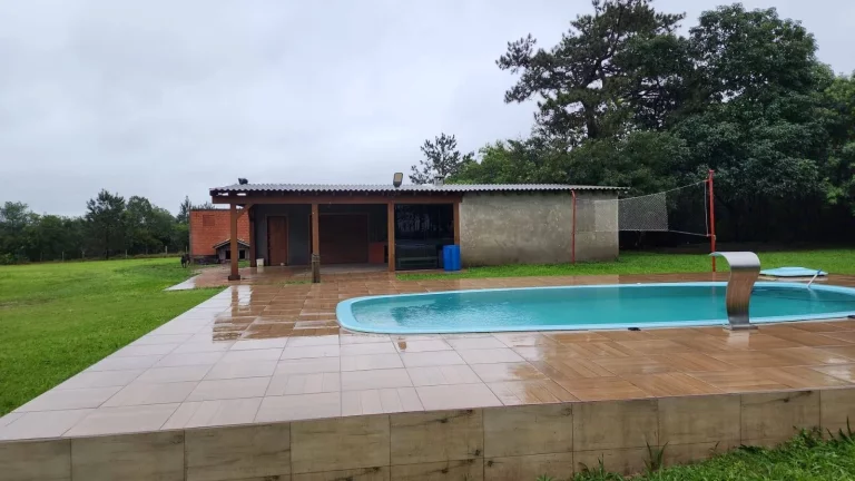 Imagem OPORTUNIDADE!!! Sítio com Duas Casas, uma inacabada, Piscina, Águas Claras