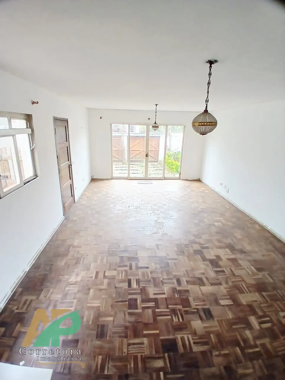 Foto do imóvel: Casa à Venda em Santo Amaro: 3 Dorms (1 Suíte) + Edícula | Oportunidade Única!