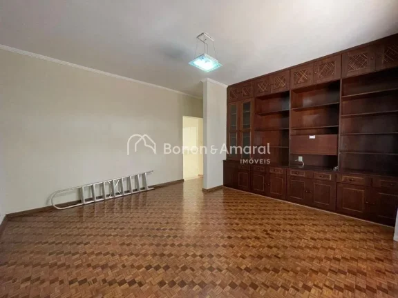 Imagem Casa bairro no Chácara da Barra em Campinas/SP. São 185m² de construção, sala estar com ar-cond...