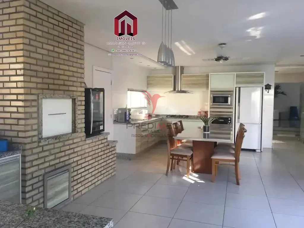 Imagem EXCELENTE CASA COM 4 DORMITORIOS PARA A VENDA - EM FLORIANOPOLIS SC BRASIL