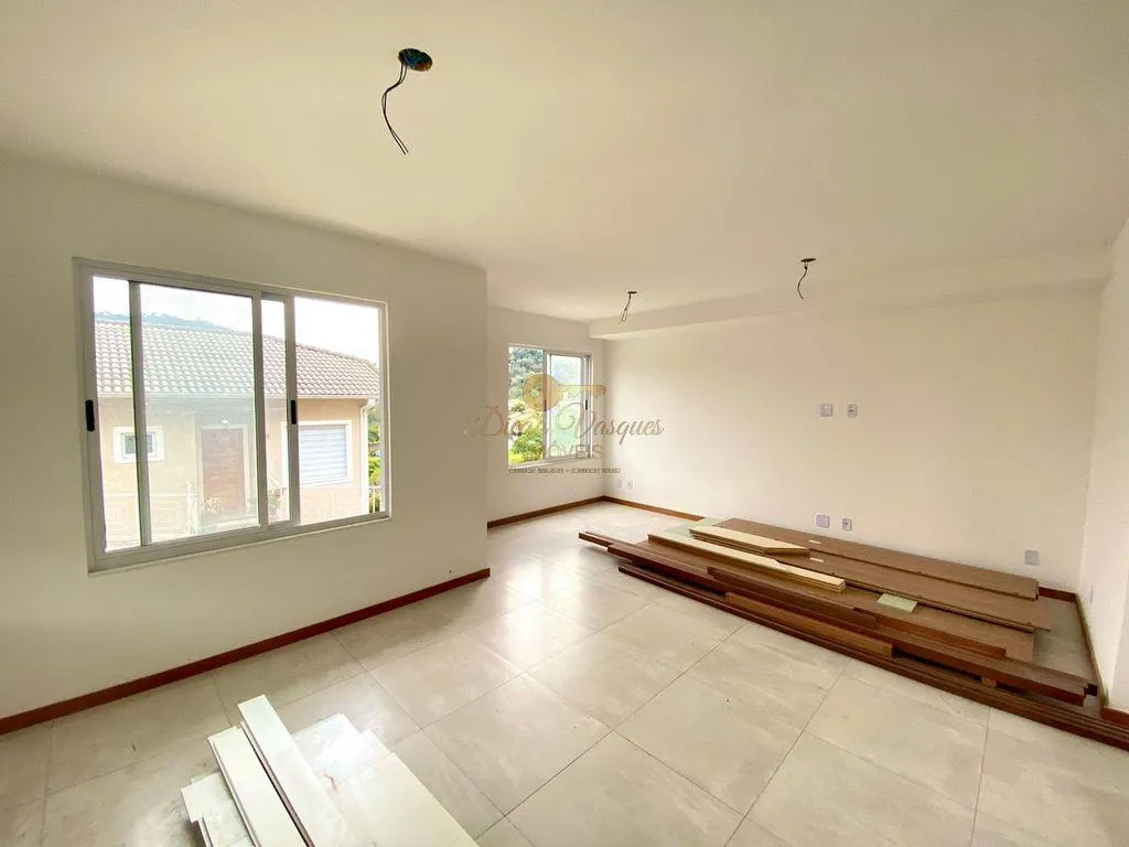 Imagem Casa em Condomínio para Venda em Teresópolis / RJ no bairro Vargem Grande