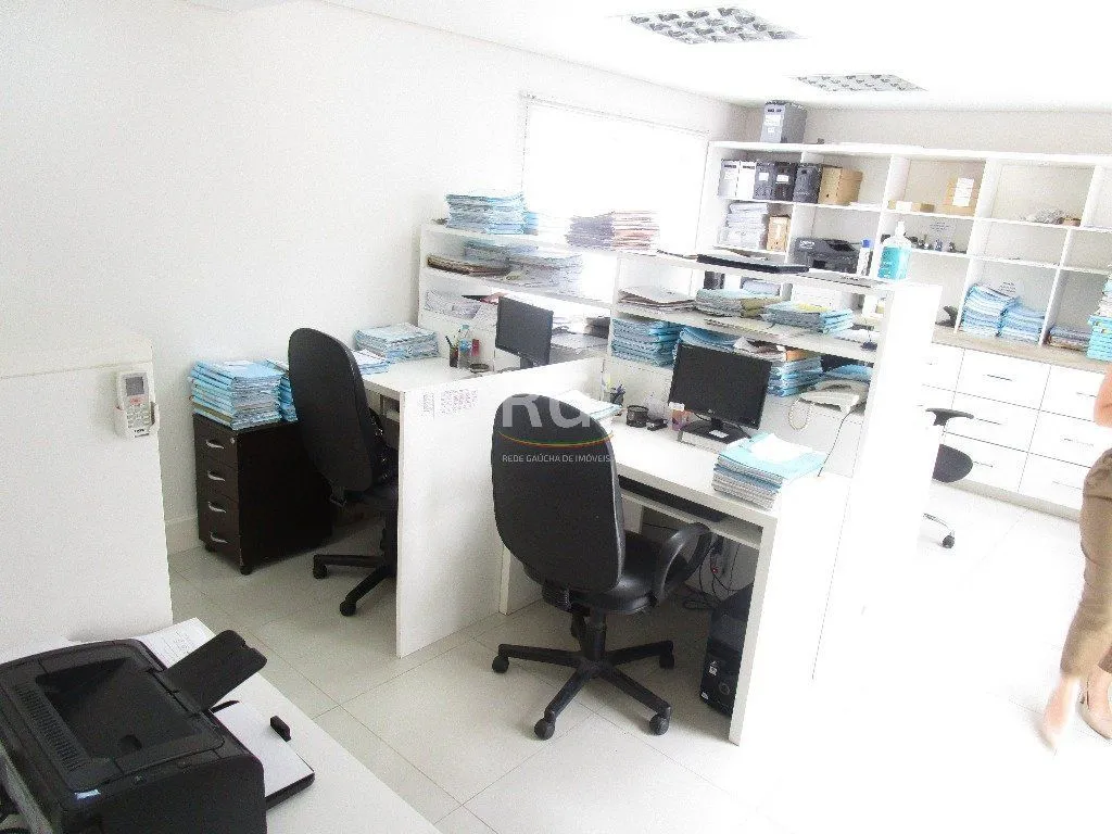 Imagem Casa para Venda - 227m², 4 dormitórios, 1 vaga - Menino Deus