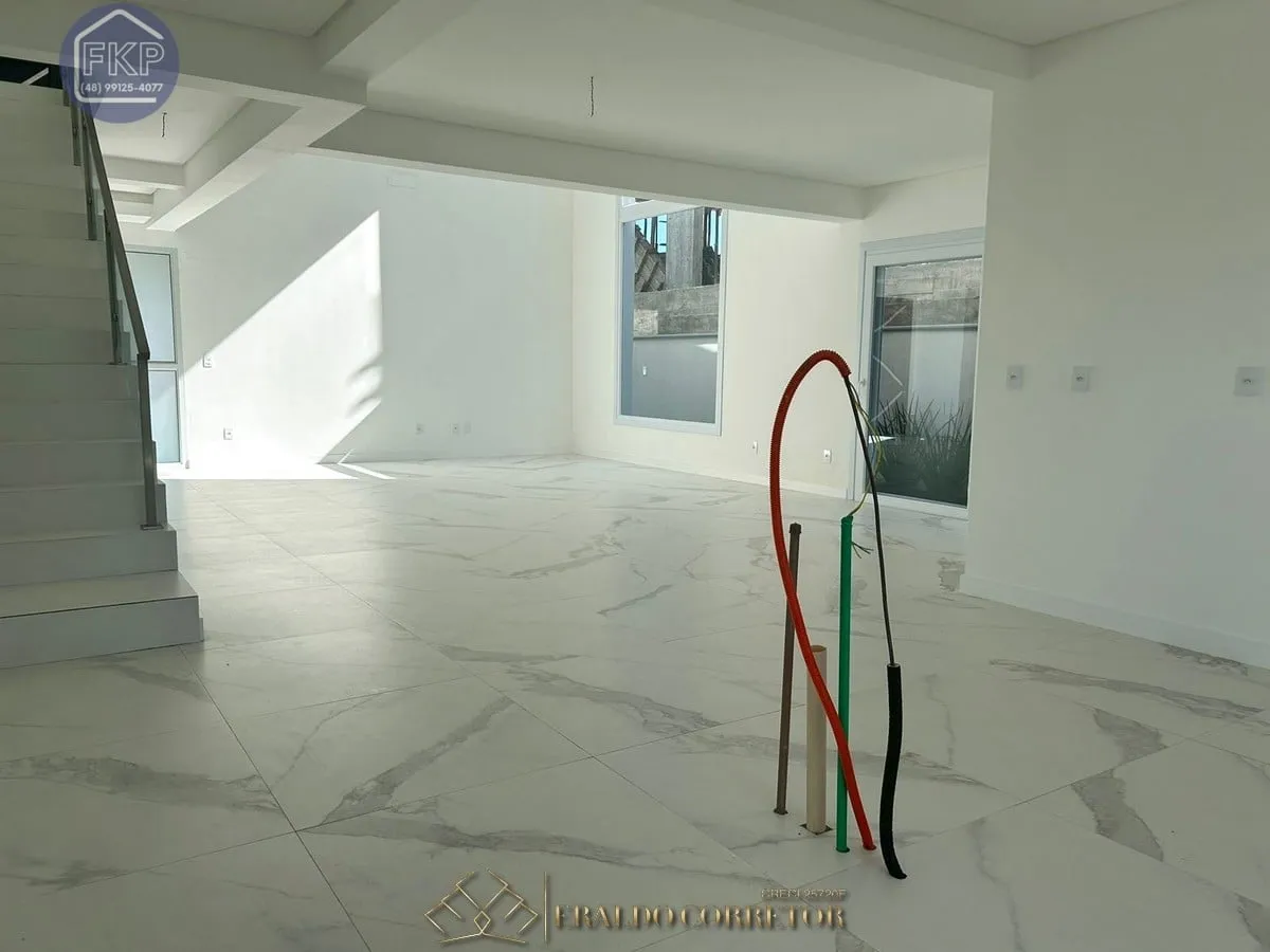 Imagem Casa Alto Padrão 4 suítes!
