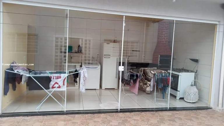 Imagem Casa para Venda em Araras, Jardim Santa Olívia II, 3 dormitórios, 1 suíte, 1 banheiro, 1 vaga