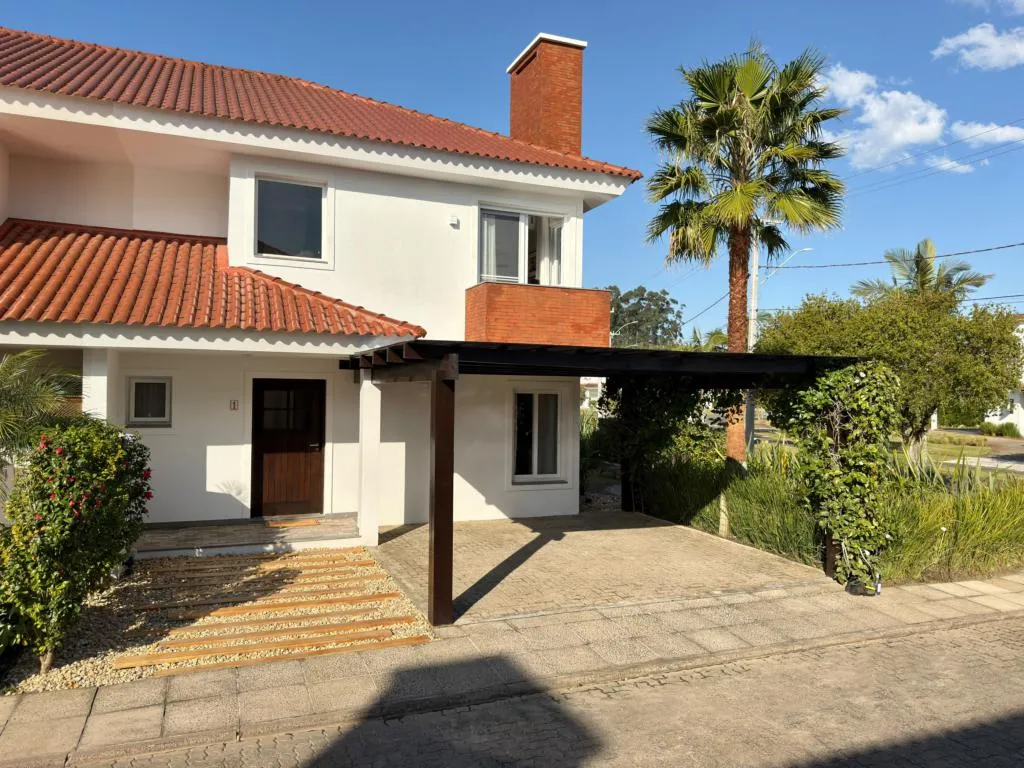Foto do imóvel: Casa em Condominio 4 Dormitórios - Bairro -- em Rua 01