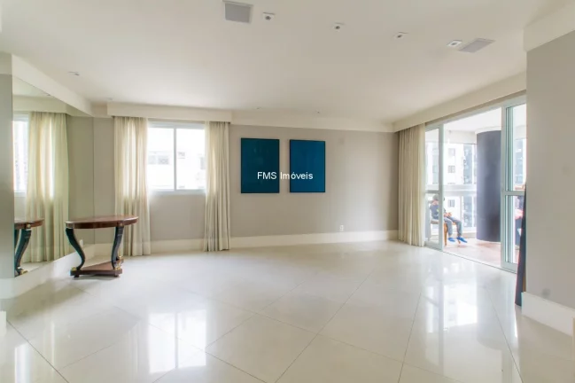 Foto do imóvel Apartamento à venda em Moema, com 3 suítes, 2 salas, 5 banheiros, 3 vagas de garagem, 124m².
