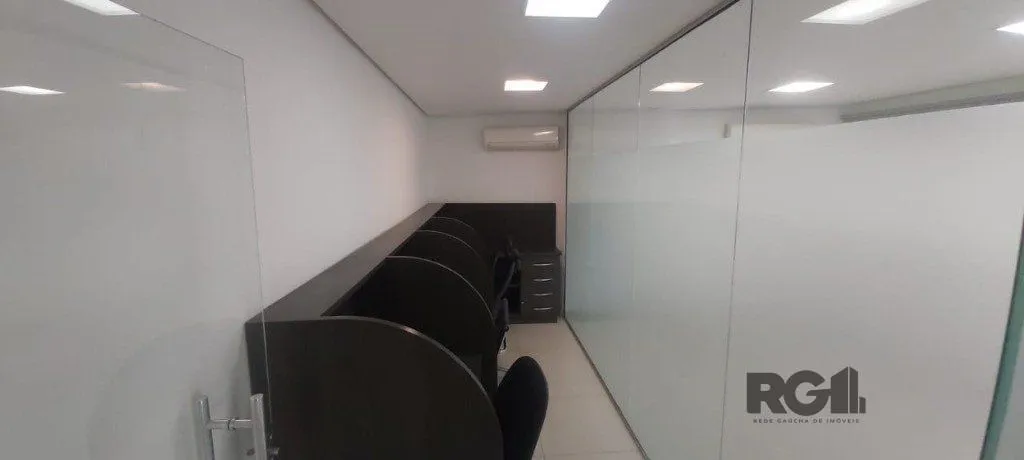Imagem Loja com 113m² de área privativa no Bairro Três Figueiras