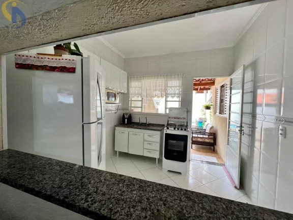 Imagem CASA TÉRREA/ 2 QUARTOS, SENDO 1 SUÍTE/ ÁREA GOURMET - PISCINA/ COND. DÁLIAS