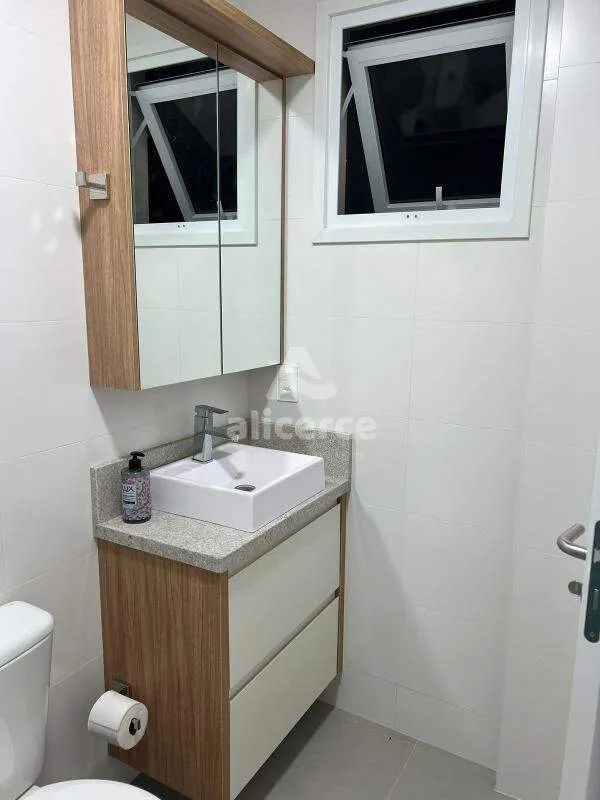 Imagem Studio Mobiliado com Churrasqueira e Garagem em Condomínio Completo no Campeche