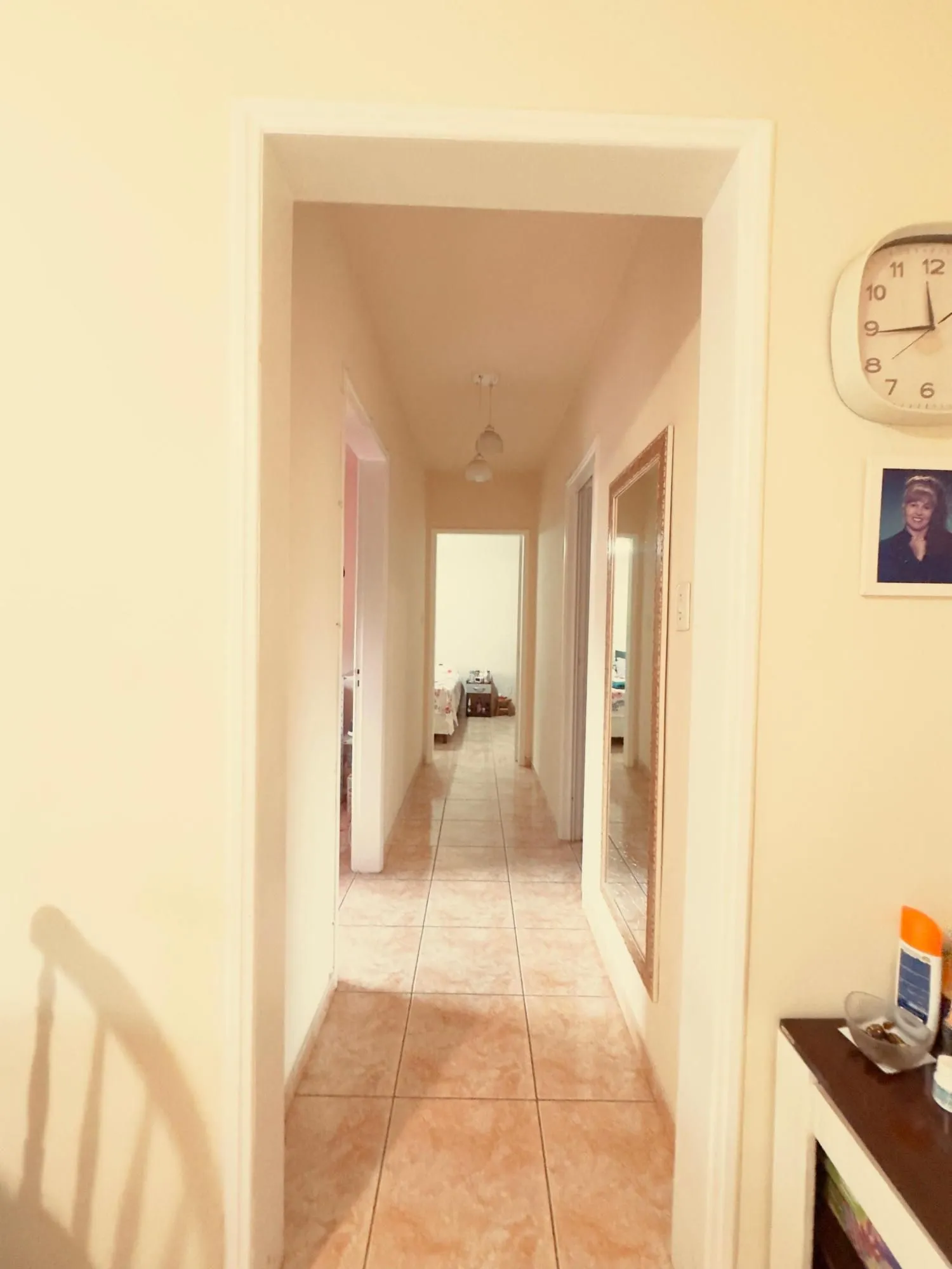 Imagem EXCELENTE APARTAMENTO SEMIMOBILIADO COM 2 DORMITÓRIOS